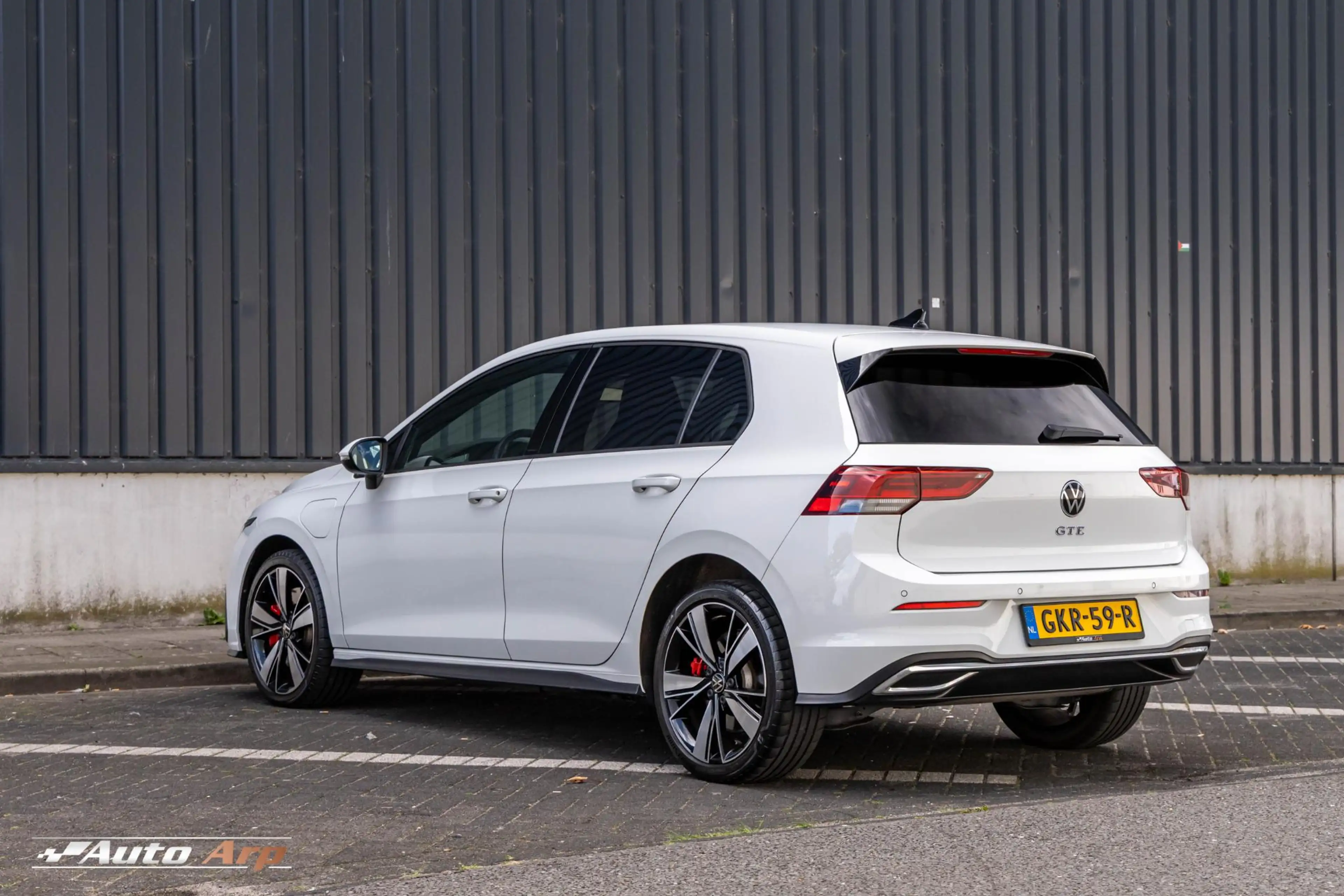 Volkswagen Golf GTE 1.4 eHybrid — photo 8