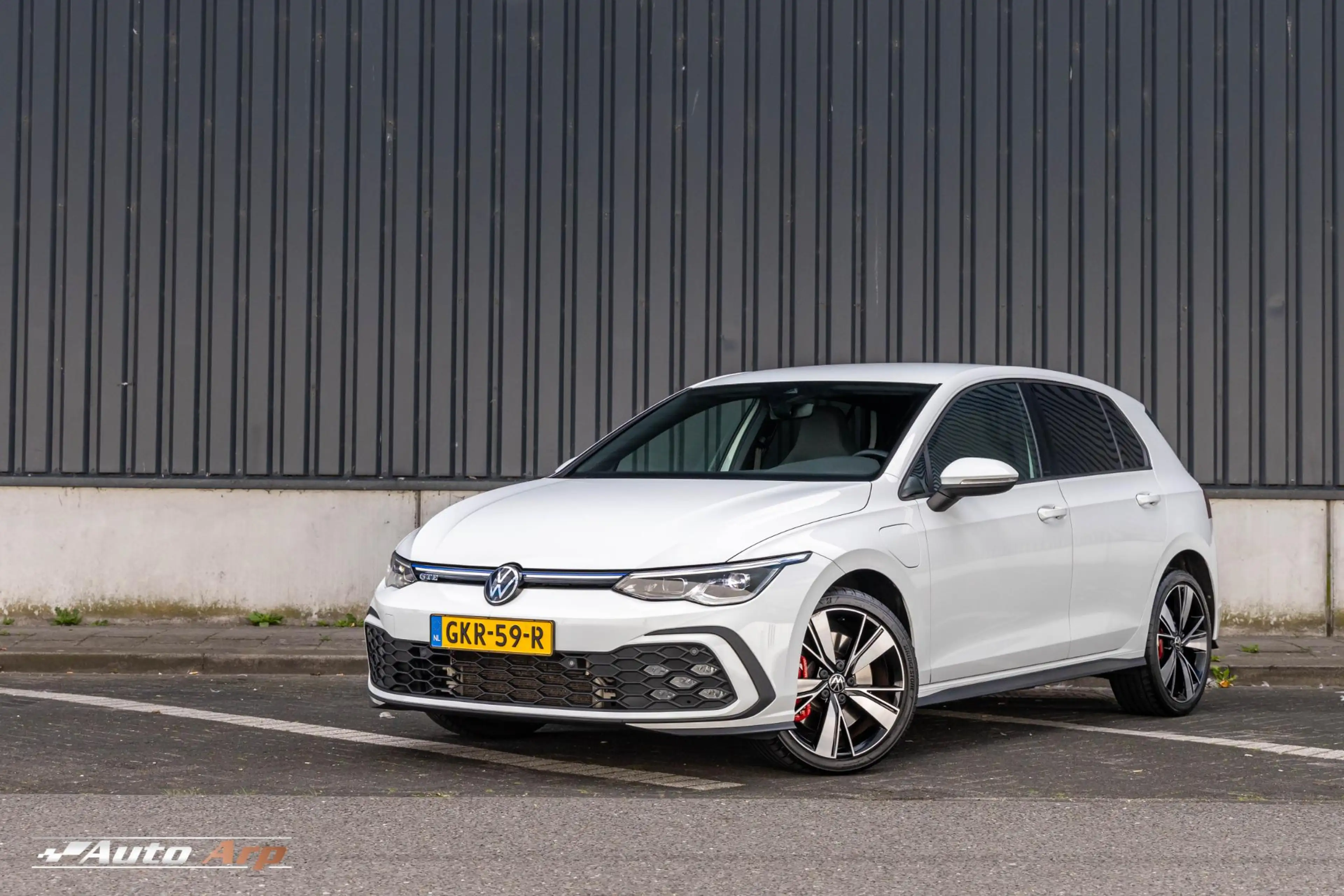 Volkswagen Golf GTE 1.4 eHybrid — photo 6