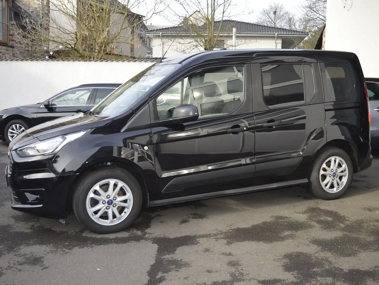 Ford Tourneo Connect 1.5 EcoBlue 5 Sitzer*CAM*Temp*MFL*Titanium Schwarz - 1