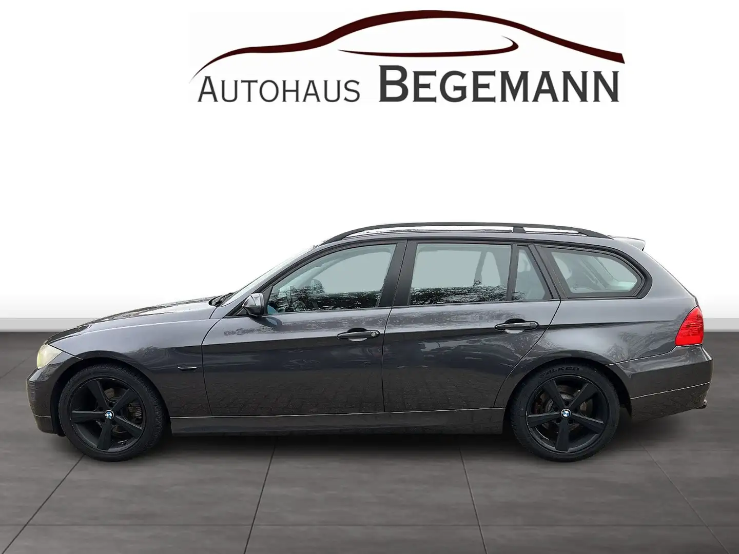 BMW 320 d Touring Pano SHZ Allwetter Grau - 2