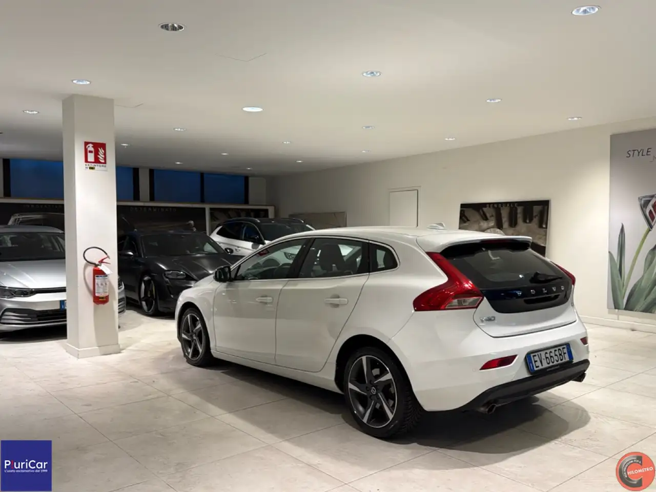 2014 Volvo V40 T4 Momentum 180cv auto Cruise Fari Xeno Blis 17”, photograph 6