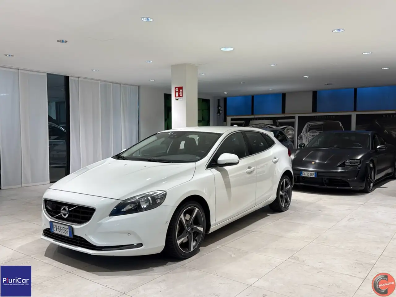 2014 Volvo V40 T4 Momentum 180cv auto Cruise Fari Xeno Blis 17”, photograph 1