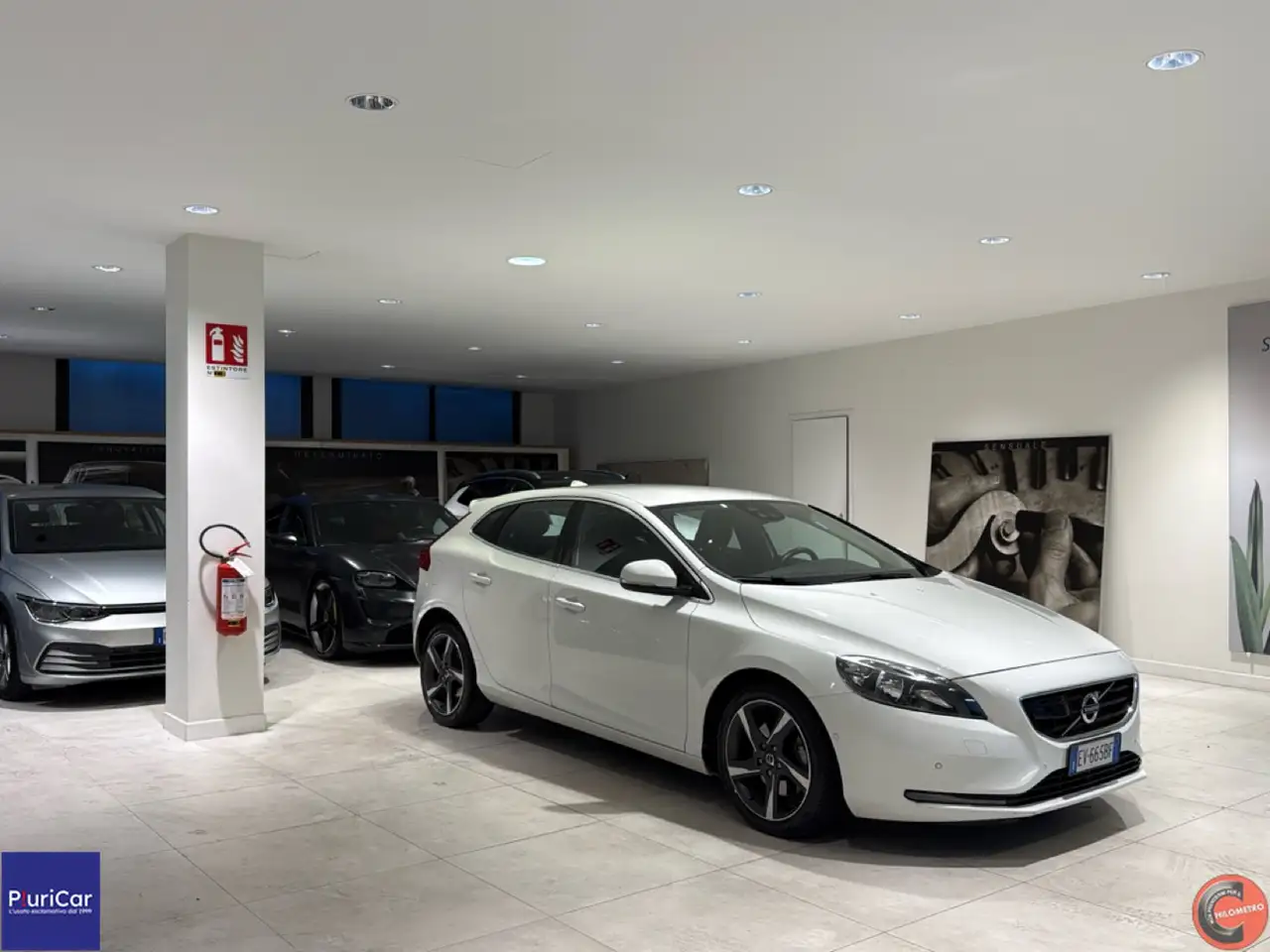2014 Volvo V40 T4 Momentum 180cv auto Cruise Fari Xeno Blis 17”, photograph 2