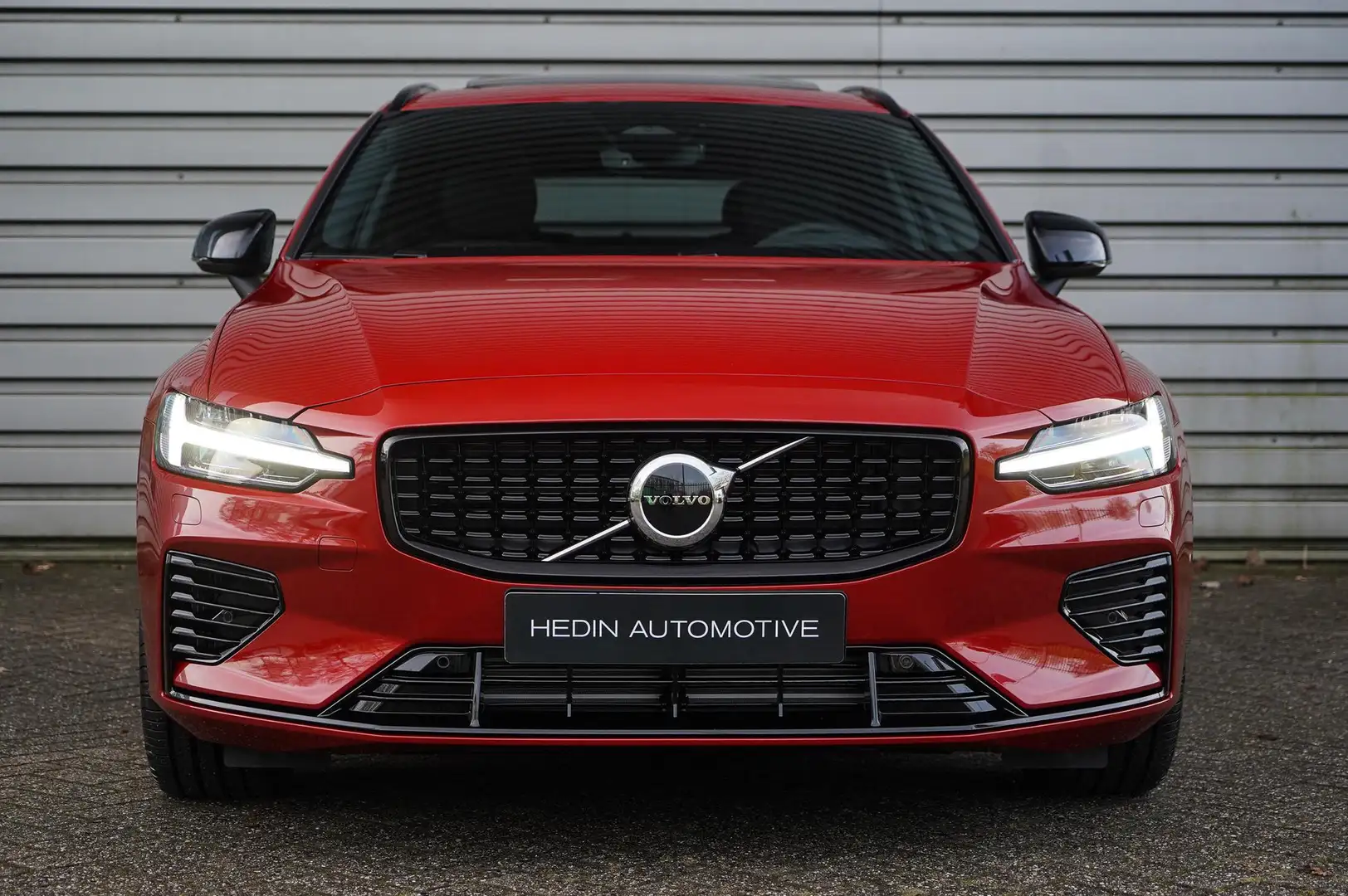 Volvo V60 2.0 T6 Plug-in hybrid AWD Ultra Dark | Premium Aud Rot - 2