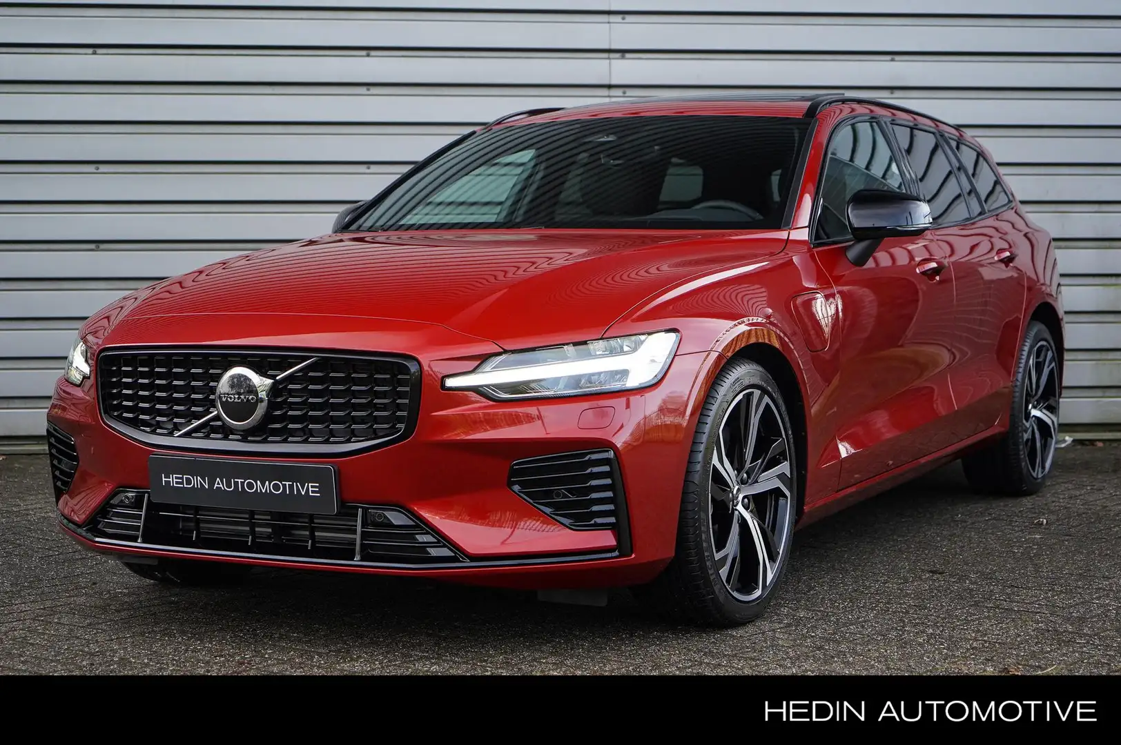 Volvo V60 2.0 T6 Plug-in hybrid AWD Ultra Dark | Premium Aud Rot - 1