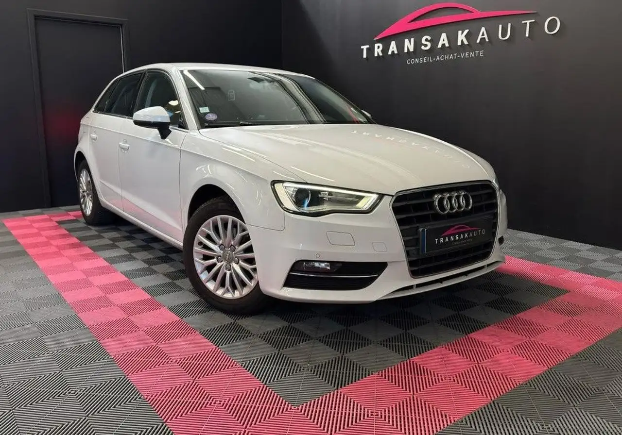 Audi A3 TFSI 110ch Ambition Luxe SUIVI COMPLET R