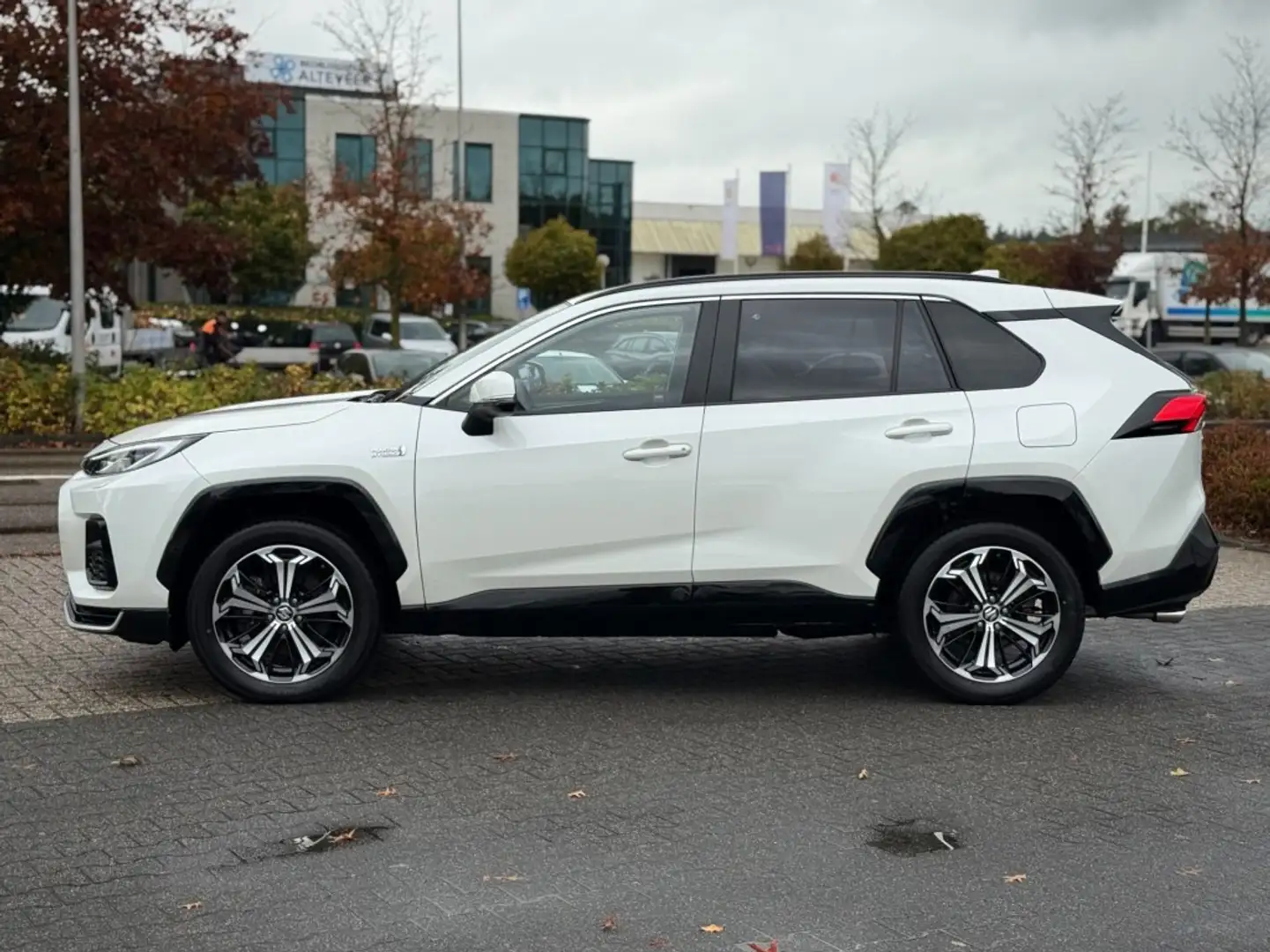 Suzuki Across 2.5 PLUG-IN HYBRIDE PHEV A/T Wit - 2