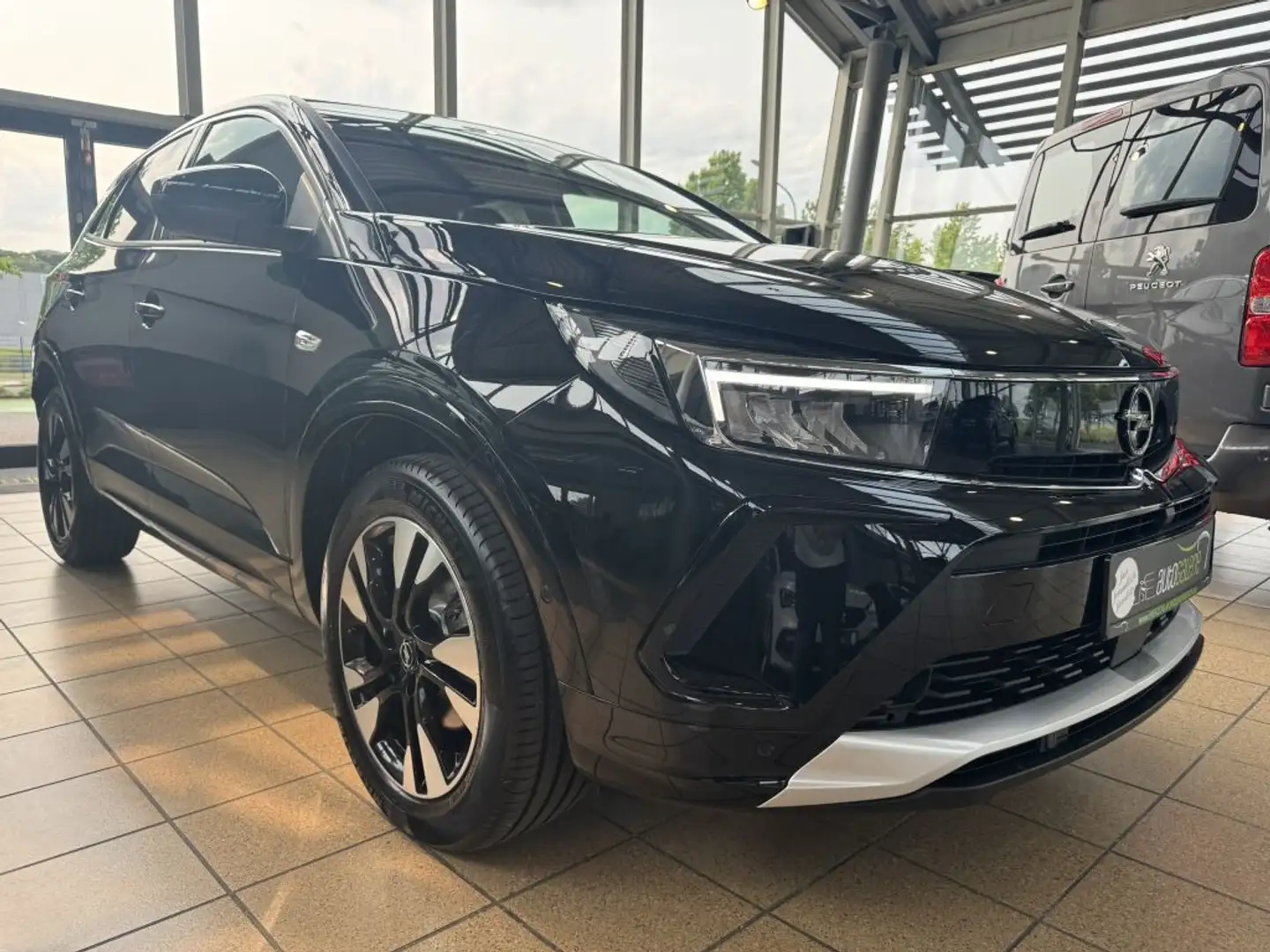 Opel Grandland 1.2 DI Elegance Zwart - 1