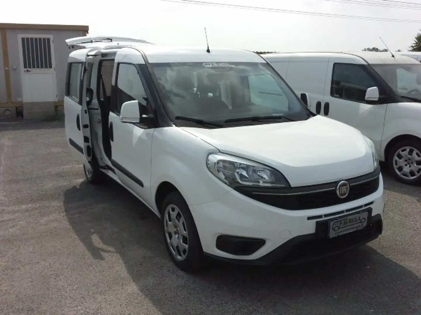 Fiat Doblo 1.4 TJET BENZINA CON METANO 5 posti Autovettura Bianco - 1