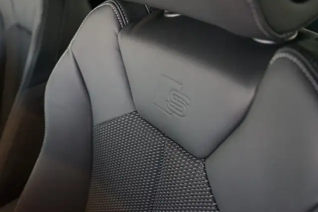 Audi Q3 view 12