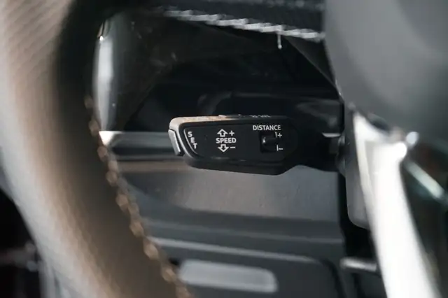 Audi Q3 view 15