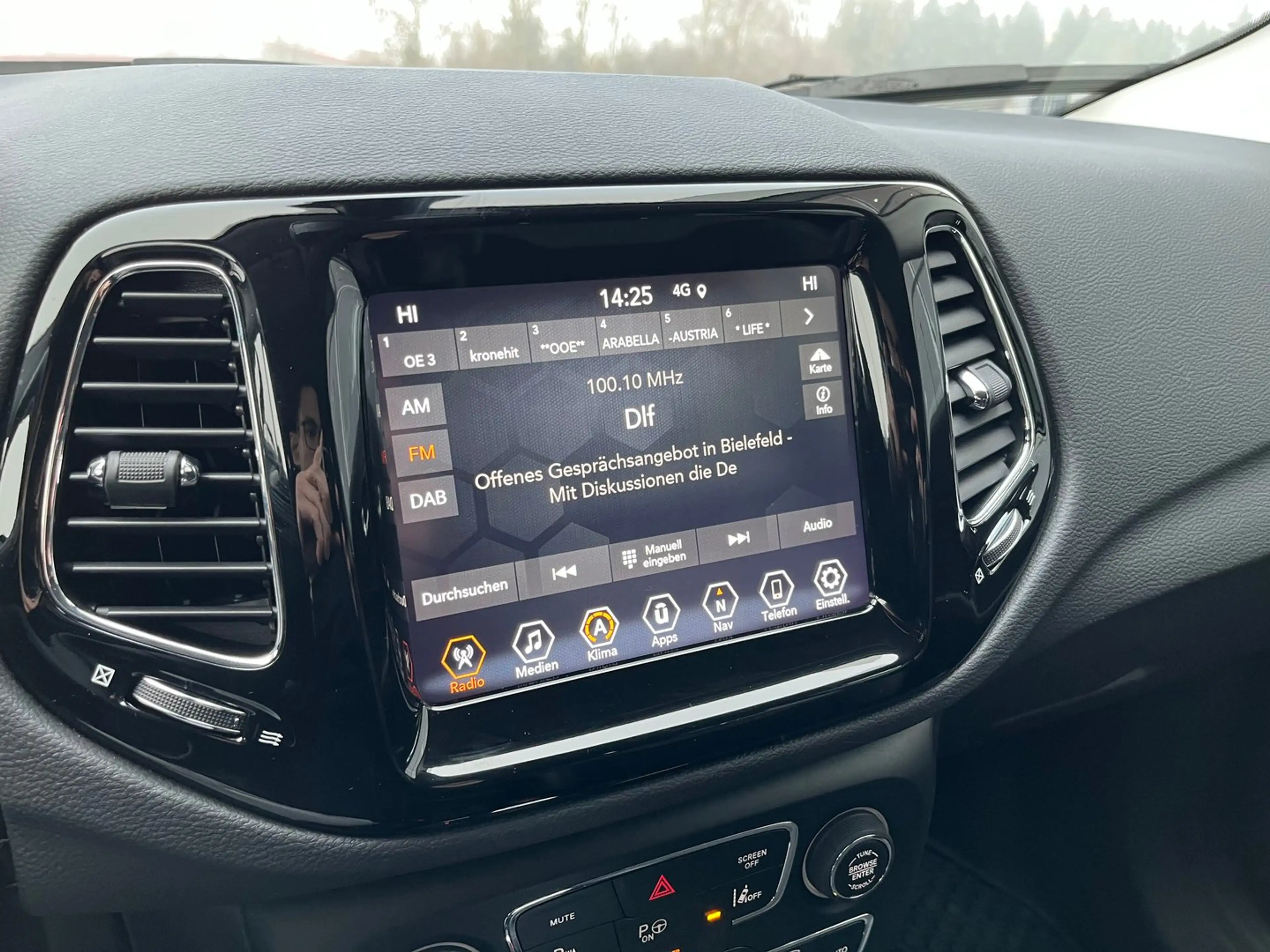 Jeep Compass Limited FWD — photo 12