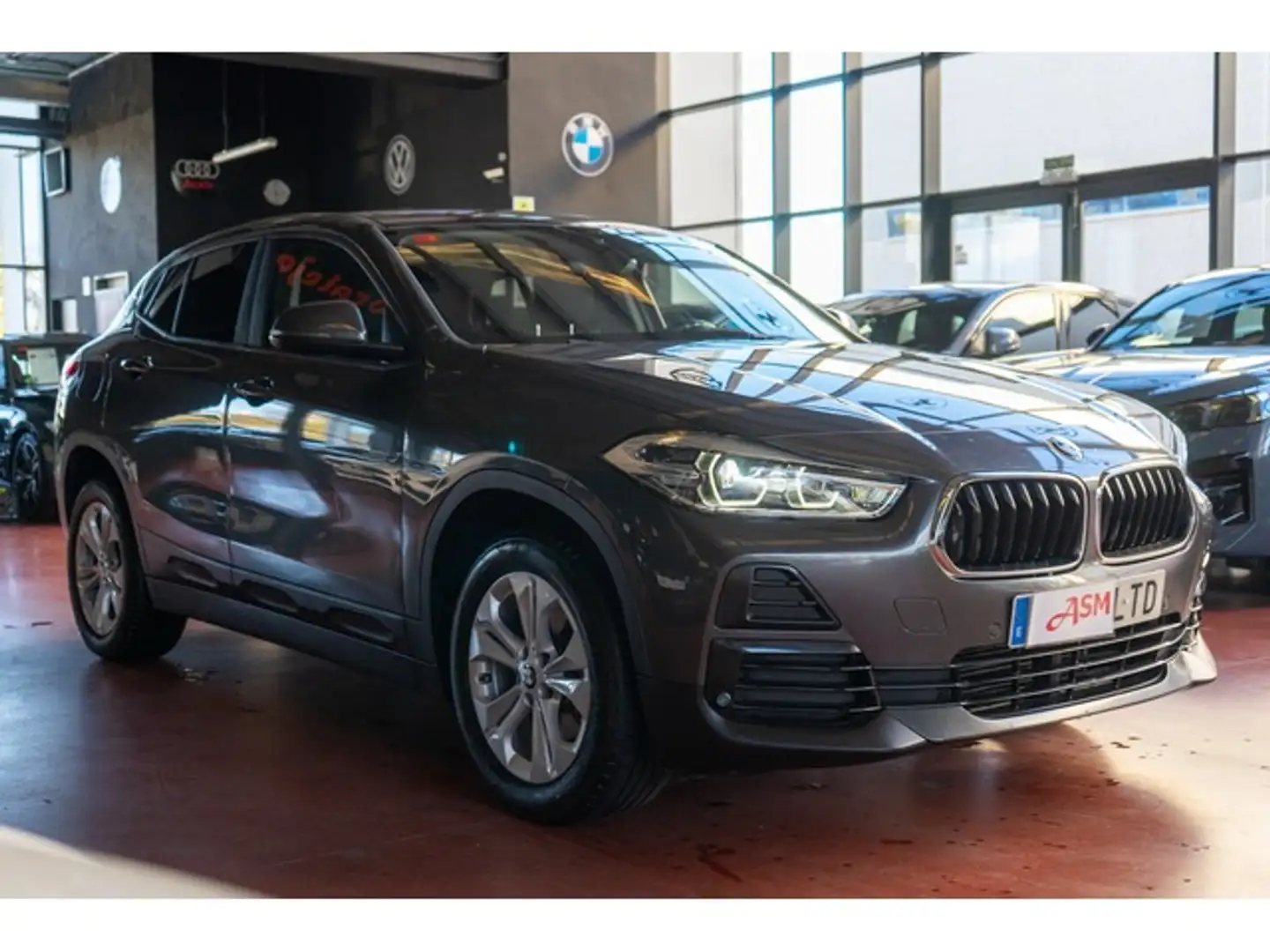 BMW X2 sDrive 18d Gris - 2