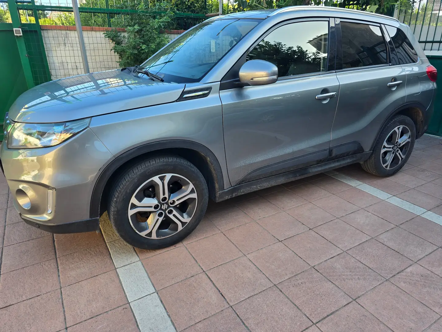 Suzuki Vitara Vitara II 2015 1.6 vvt V-Top s Grijs - 1