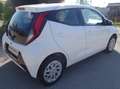 Toyota Aygo 1,0 VVT-i x-play **1.Besitz/8fach Bereift/Kamera** Weiß - thumbnail 6