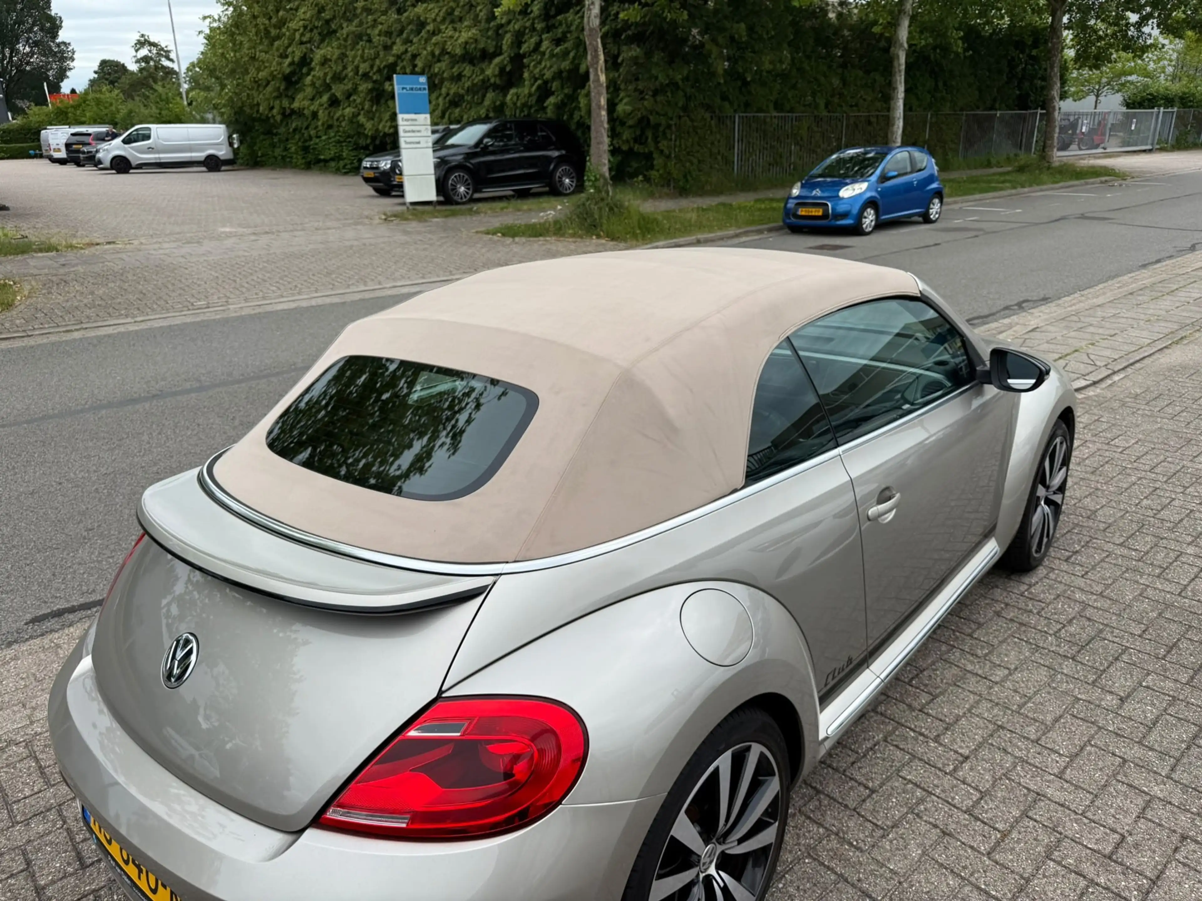 Volkswagen Beetle Cabriolet 1.4 TSI Sport BlueMotion, Automaat, Airc — photo 2