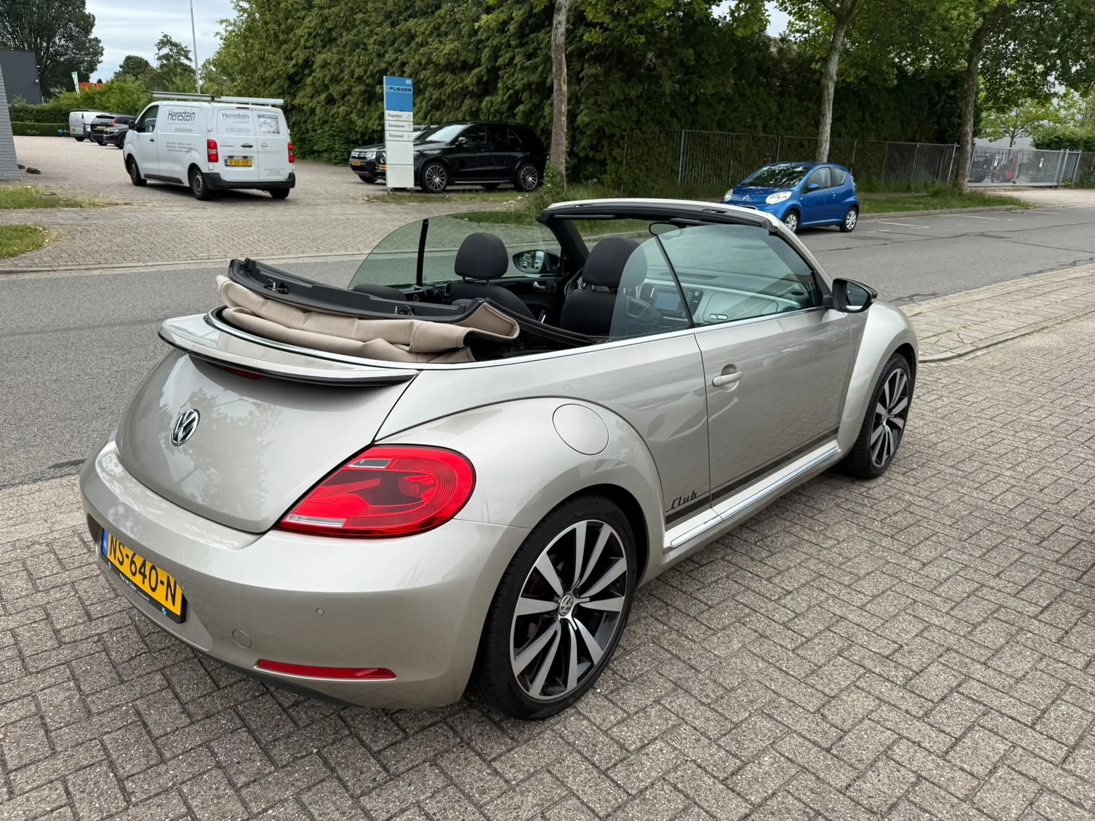 Volkswagen Beetle Cabriolet 1.4 TSI Sport BlueMotion, Automaat, Airc — photo 6