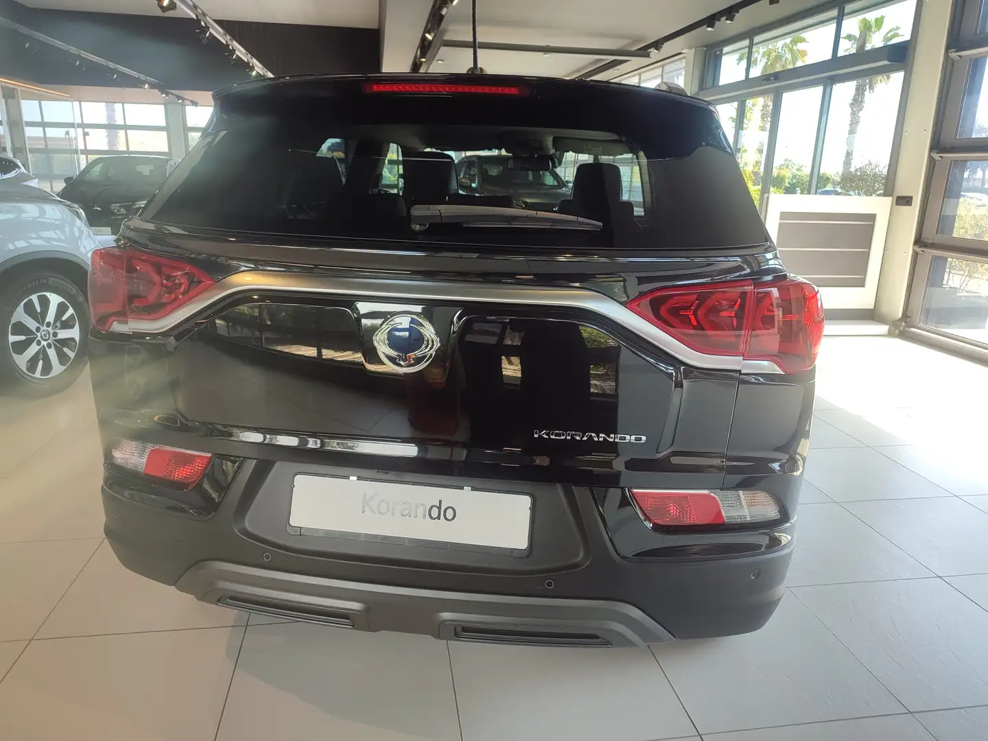 SsangYong Korando 1.5 gdi-t Icon 2wd auto Zwart - 2