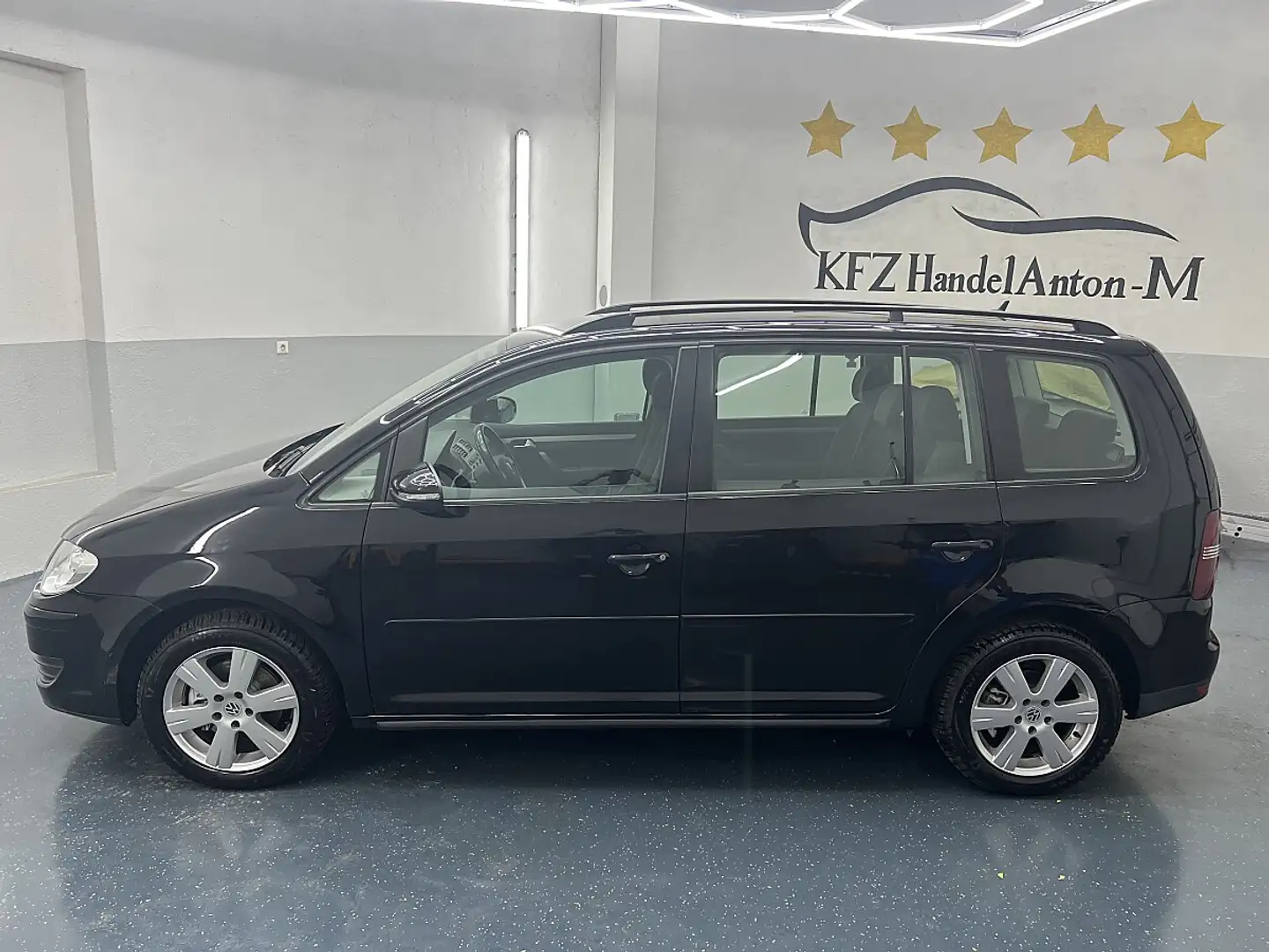 Volkswagen Touran 1,9 TDI*NAVI*7 SITZER * SOFORT FINANZIERUNG & E... Schwarz - 2