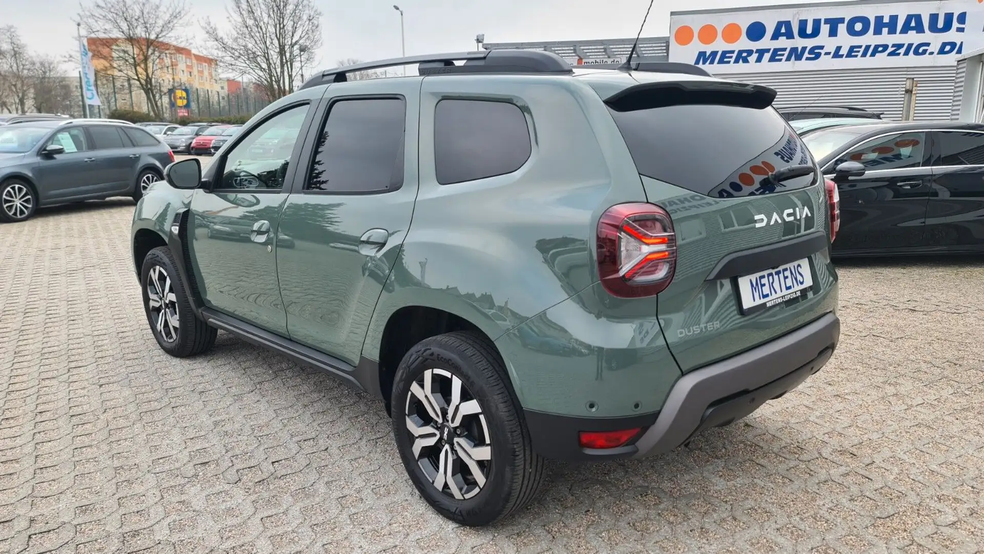 Dacia Duster II Journey LED Nav SHZ PDC Kamera Carplay Grün - 2