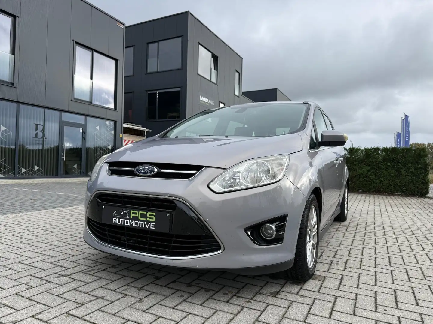 Ford Grand C-Max 1.6 TDCi / 7-zitplaatsen / 2011 / Uit Overname Braun - 1