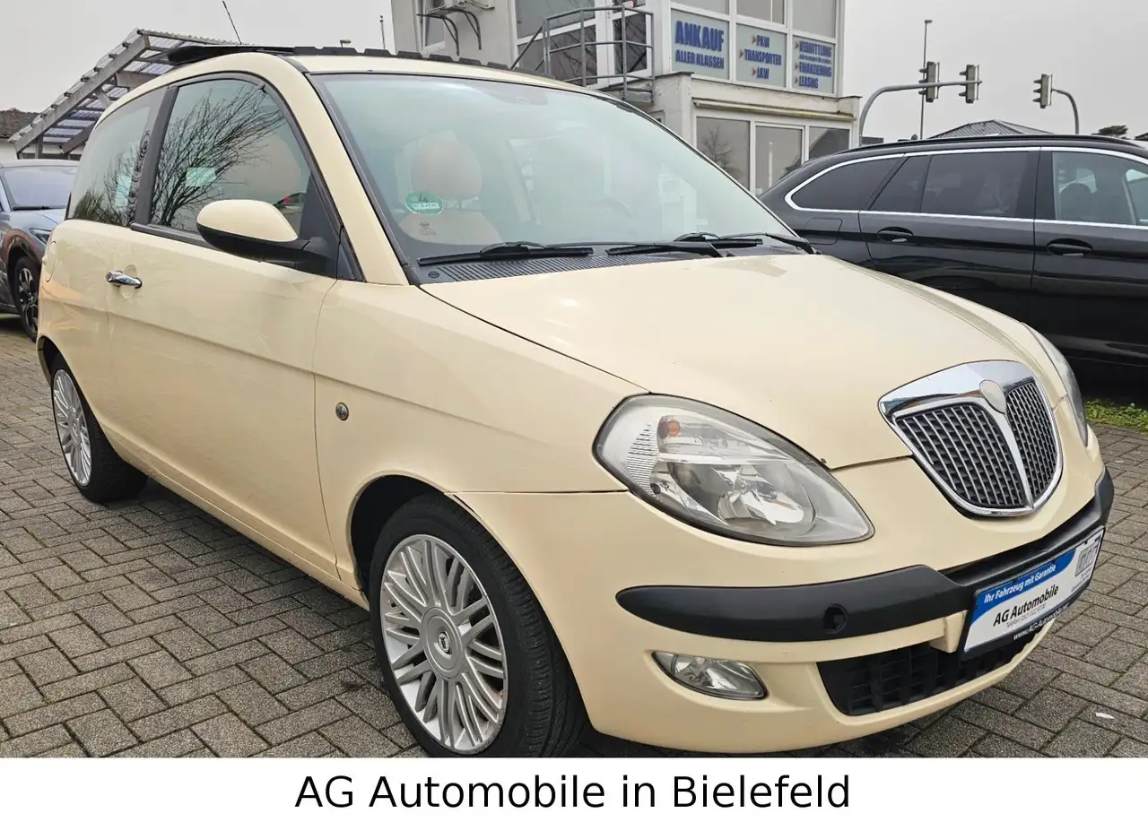 Lancia Ypsilon
