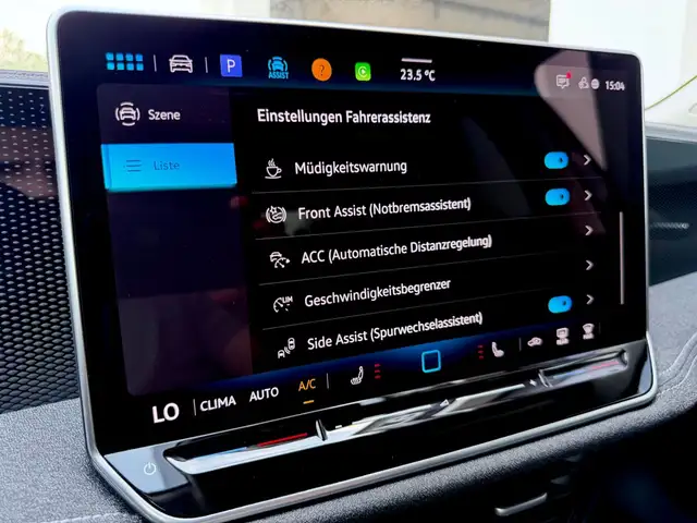 Volkswagen Passat view 20