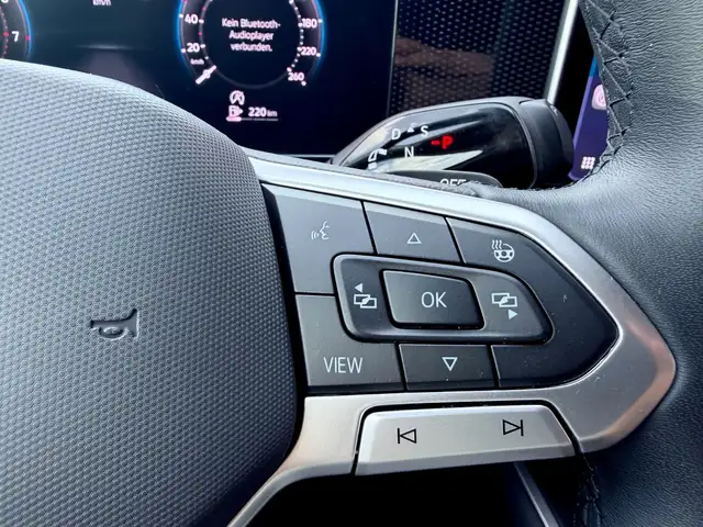 Volkswagen Passat view 16