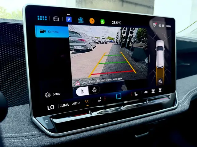 Volkswagen Passat view 17