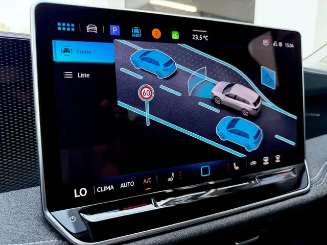 Volkswagen Passat view 18