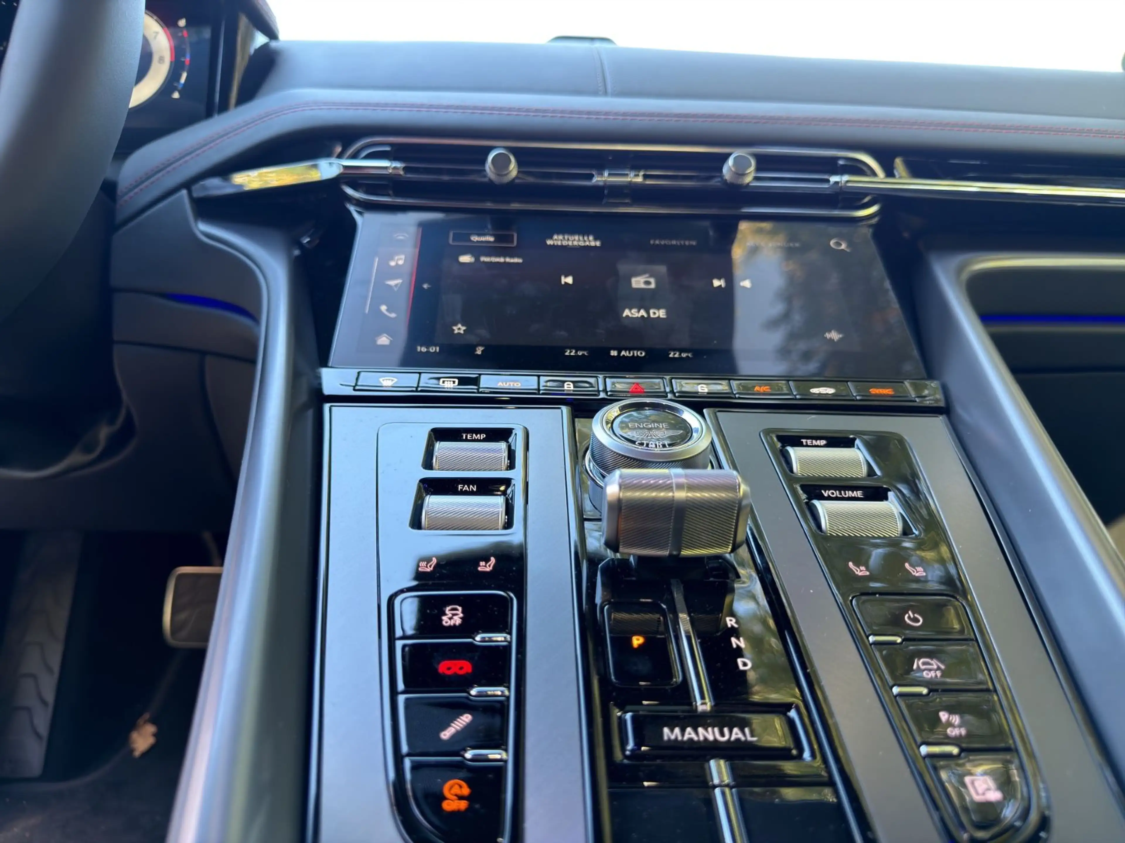 Aston Martin DB12 4.0 V8 - Bowers & Wilkins Audio/FULL PPF — photo 15
