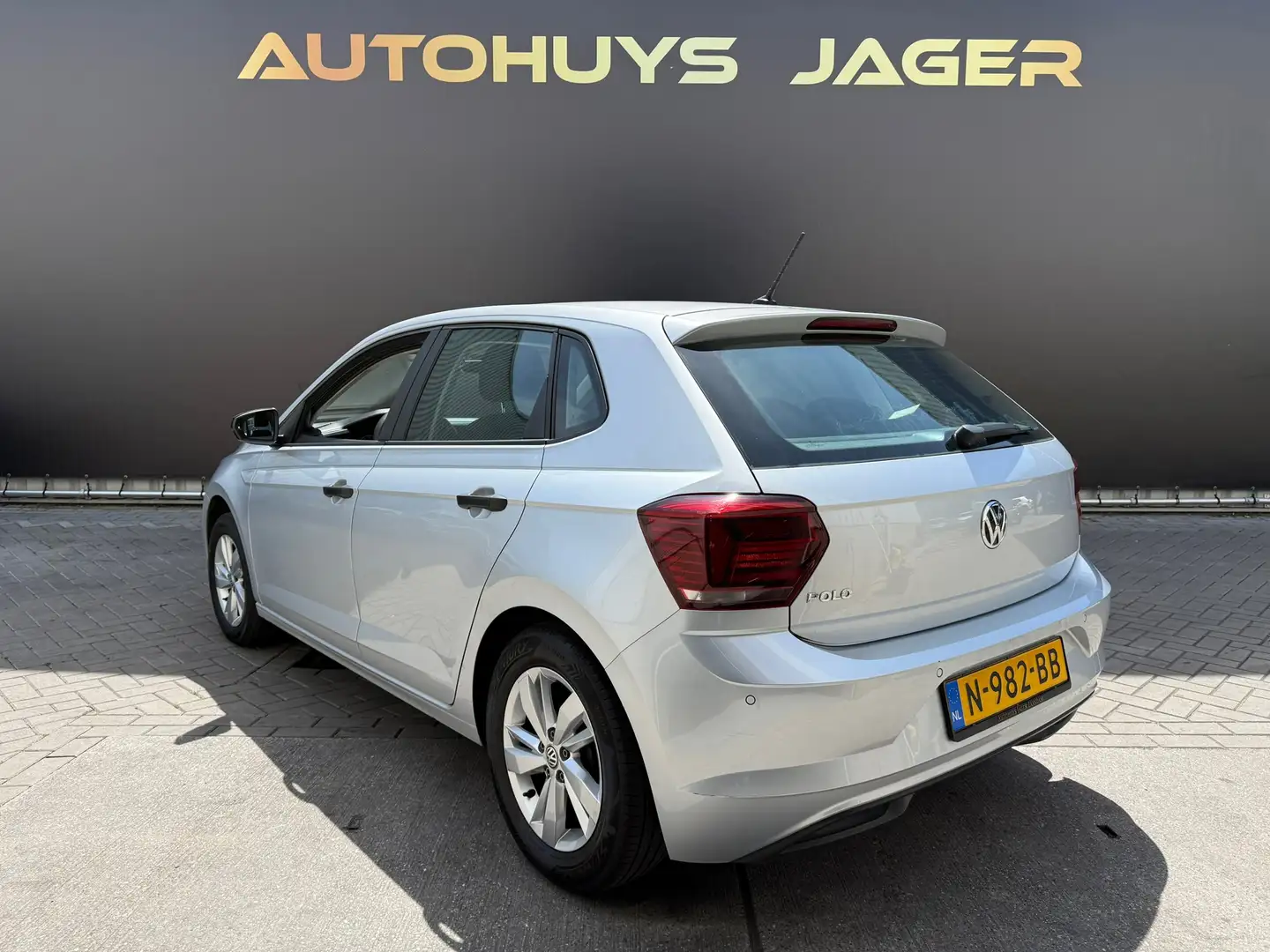 Volkswagen Polo 1.0 MPI Trendline |Parkeersensoren voor en achter| Gris - 2