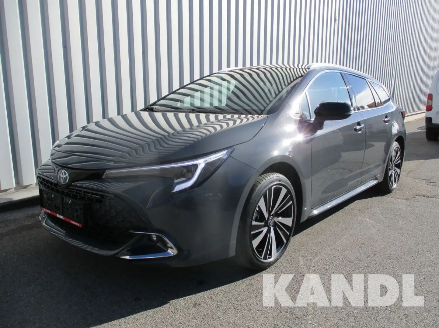 Toyota Corolla Touring Sports 1.8  Active Drive ACC+LED - 1