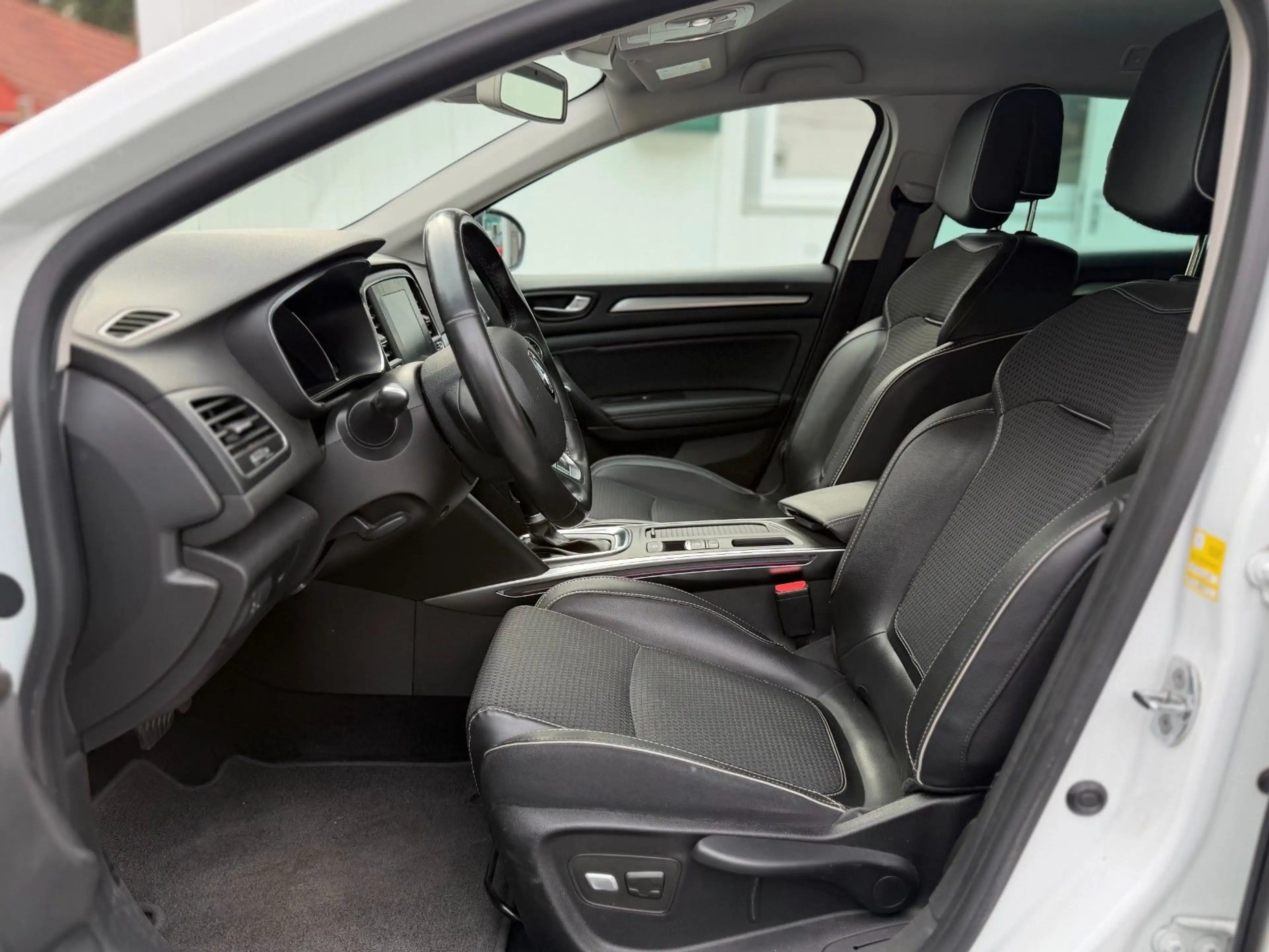 Renault Megane IV Grandtour BOSE-Edition ACC*CAM*KEYLESS — photo 6