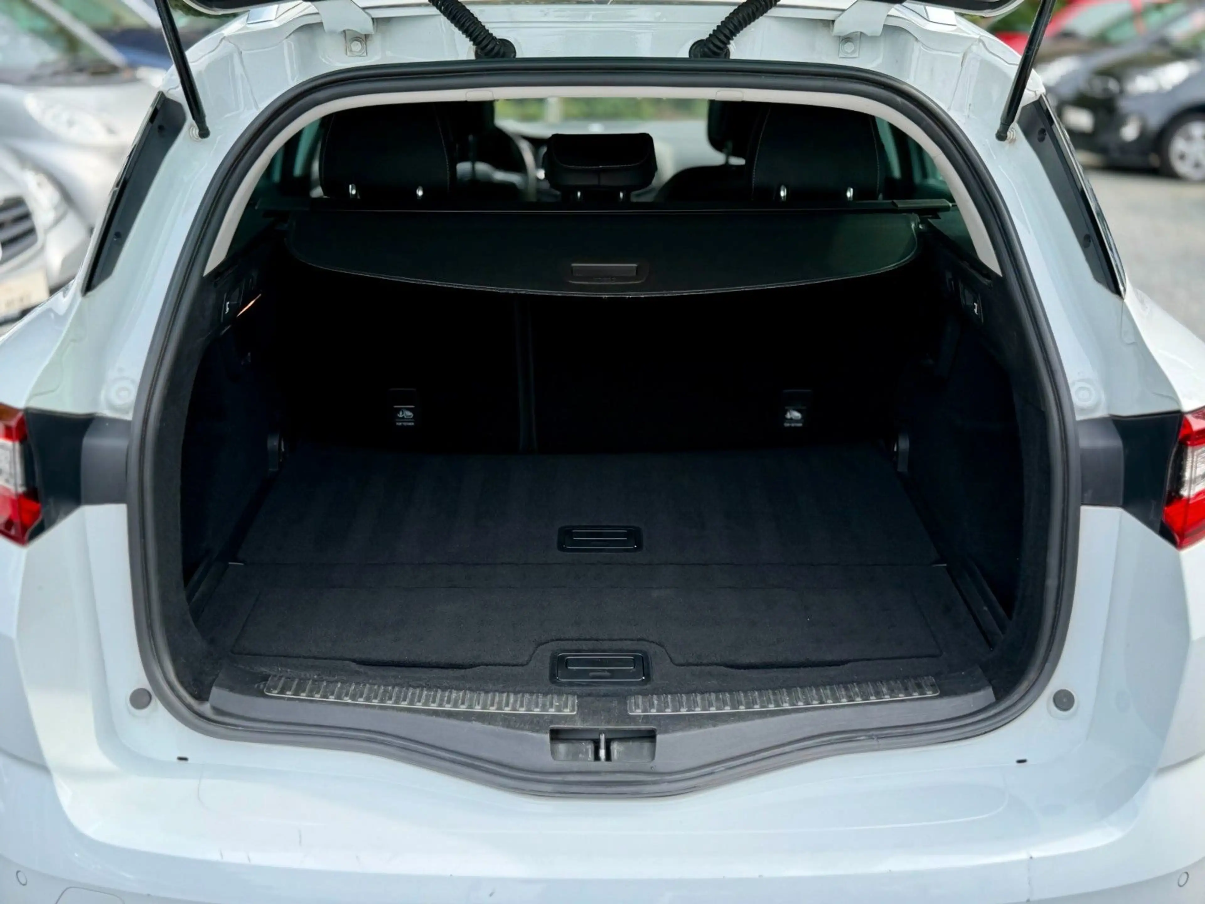Renault Megane IV Grandtour BOSE-Edition ACC*CAM*KEYLESS — photo 5