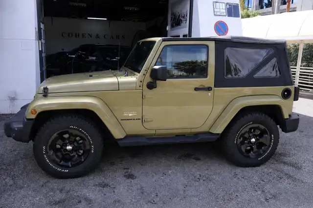 Jeep Wrangler view 4