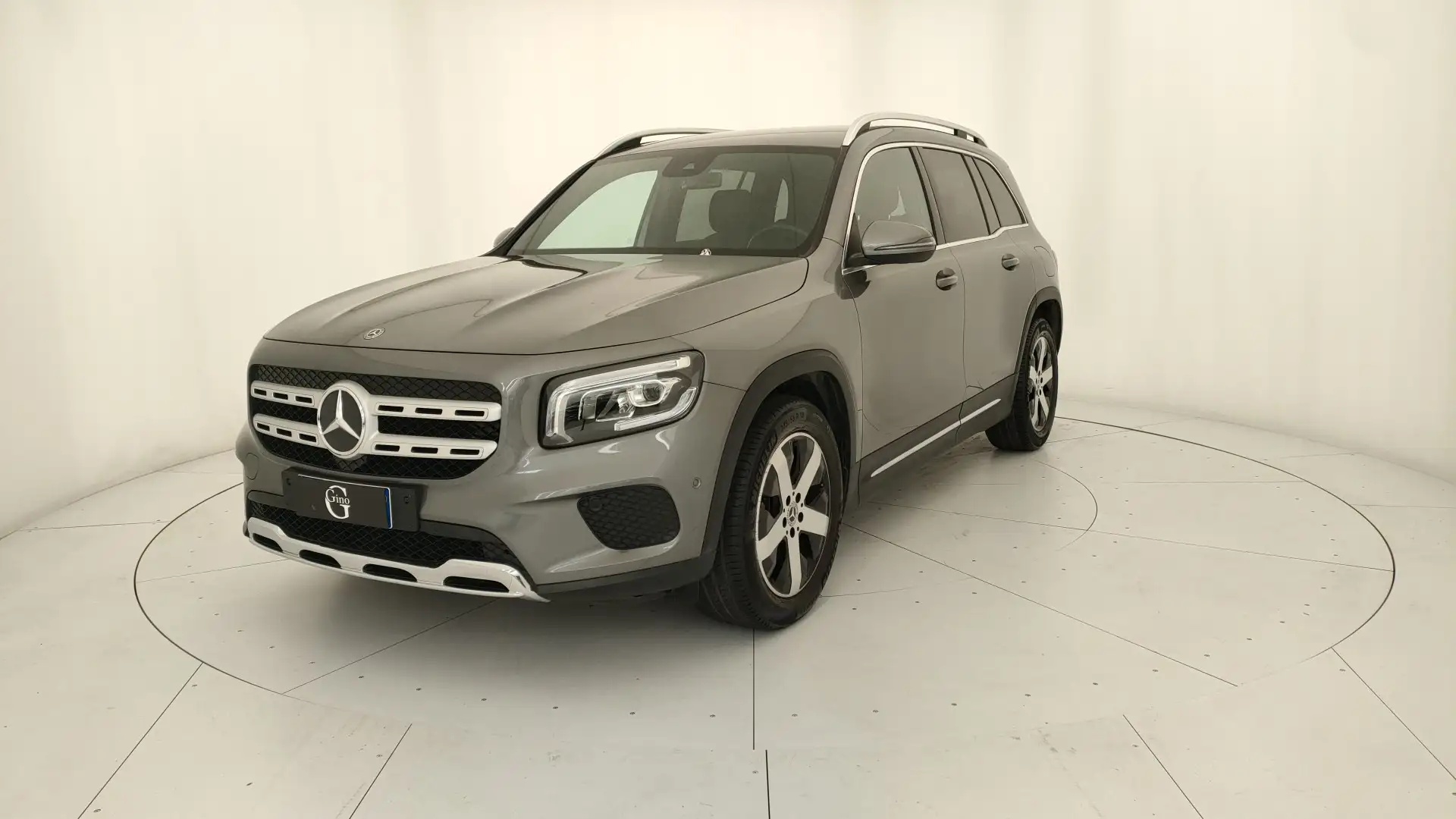 Mercedes-Benz GLB 200 Sport Plus auto Šedá - 1