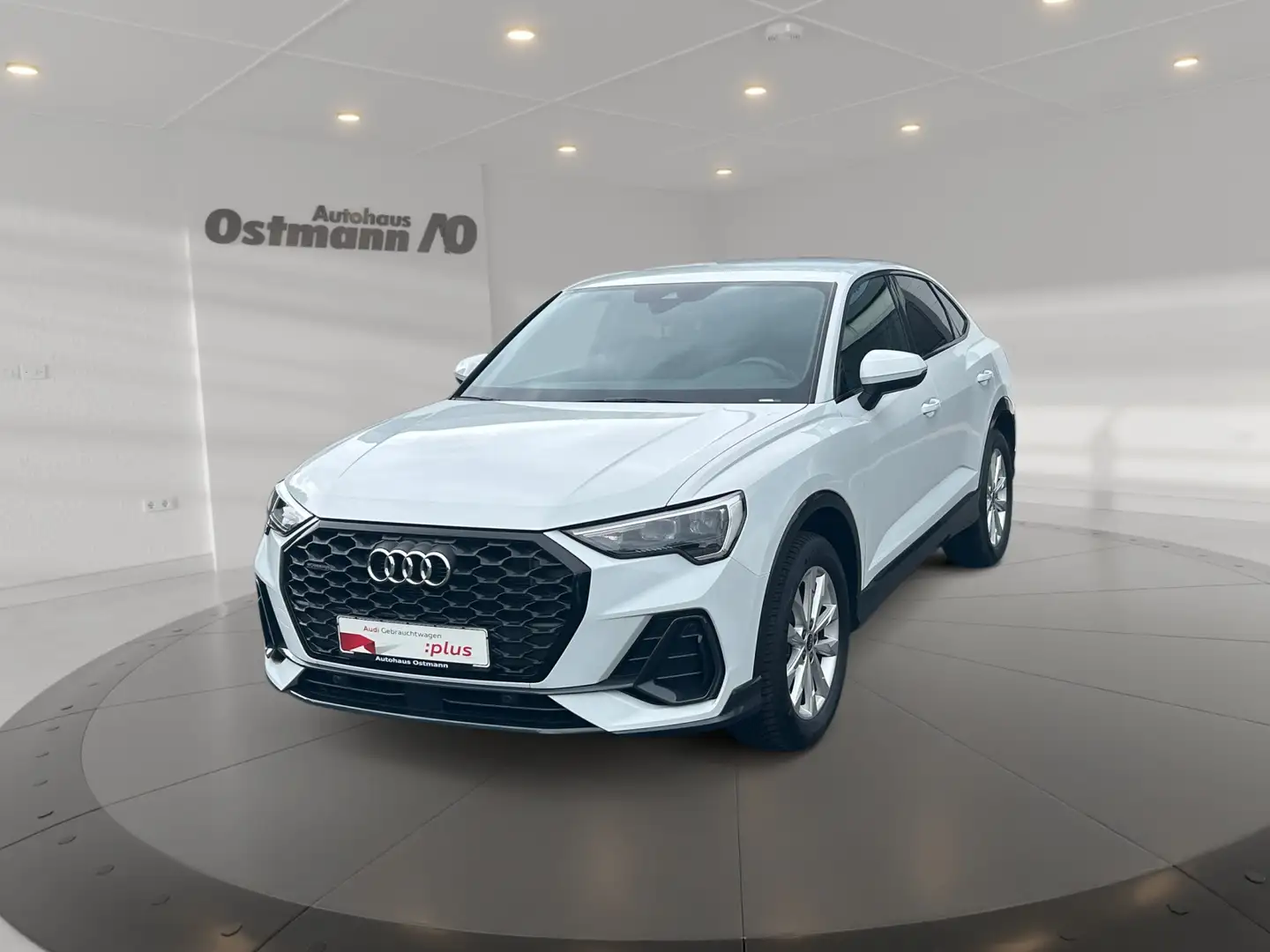 Audi Q3 Sportback 40 TFSI quattro S-Line PDC SHZ Navi Bianco - 2