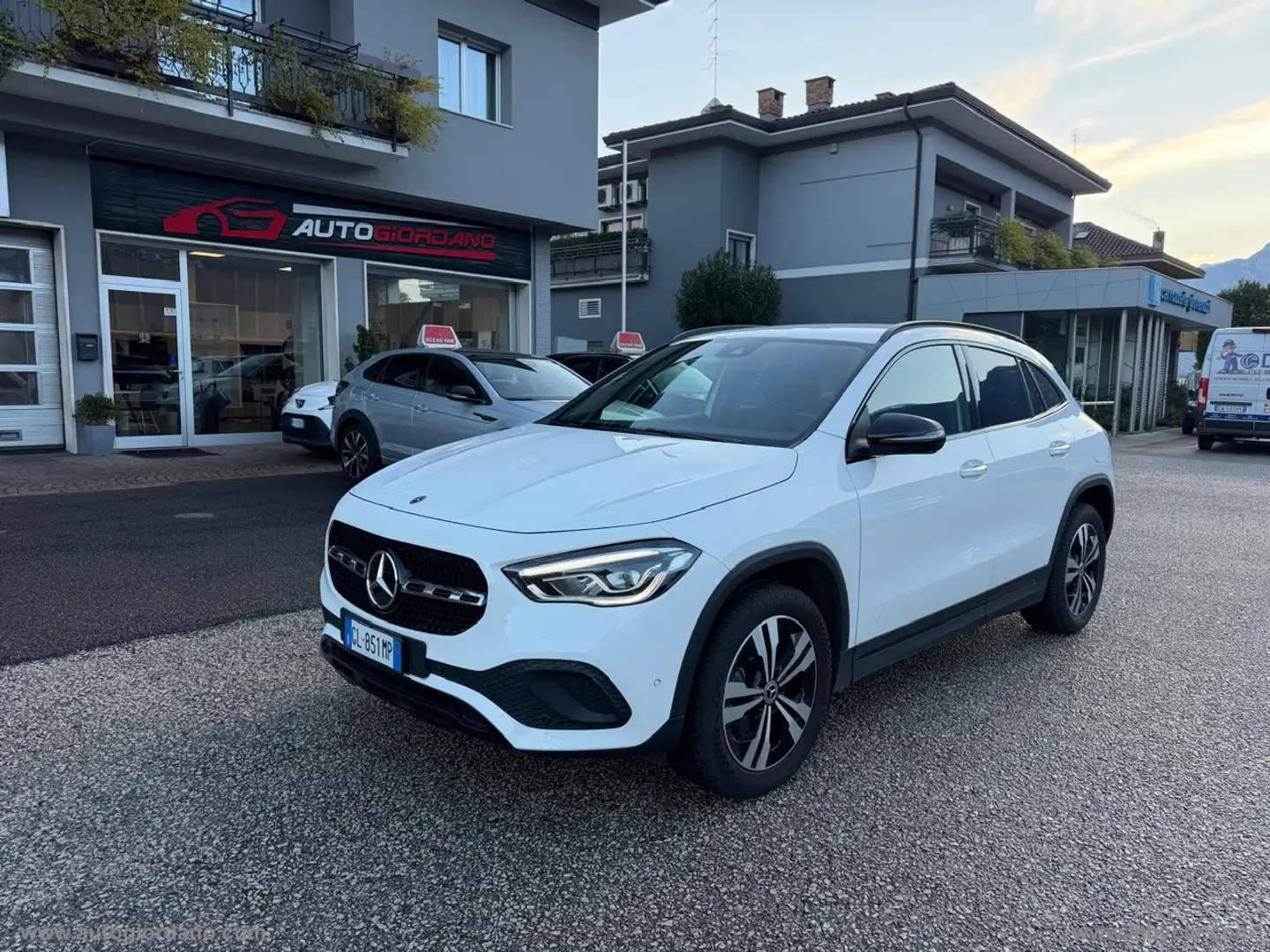 Mercedes-Benz GLA 180 GLA 200 d Automatic 4Matic Sport Plus GANCIO TRAIN Bianco - 1