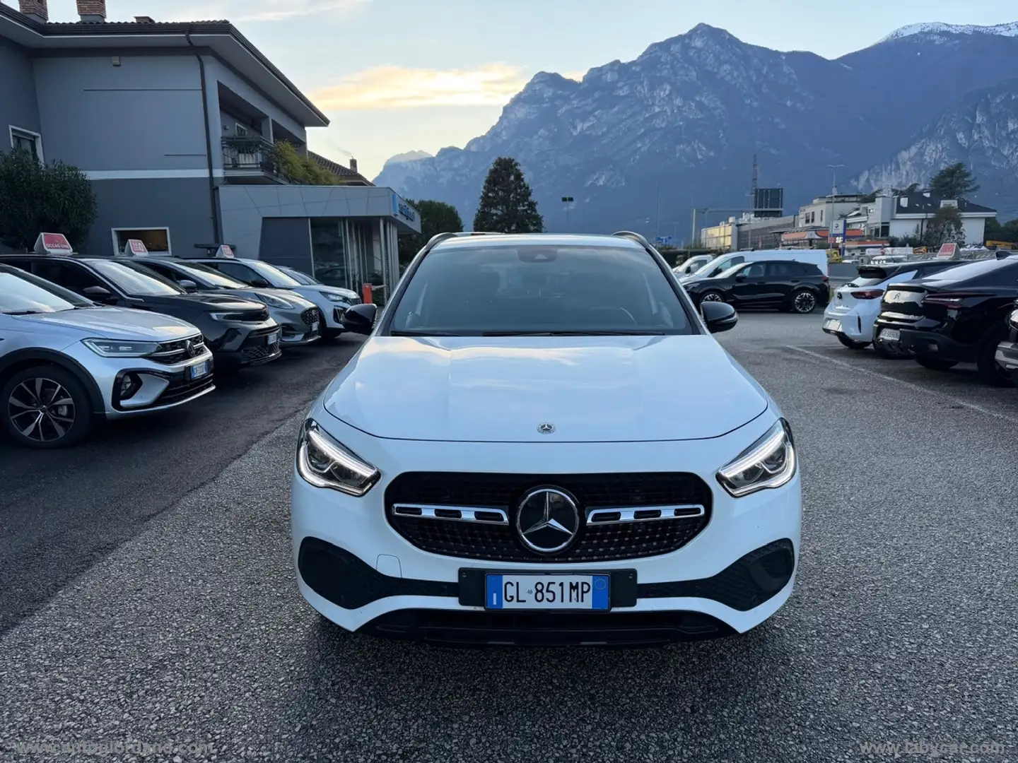 Mercedes-Benz GLA 180 GLA 200 d Automatic 4Matic Sport Plus GANCIO TRAIN Bianco - 2