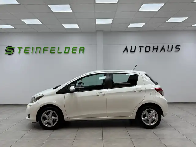 Toyota Yaris view 4