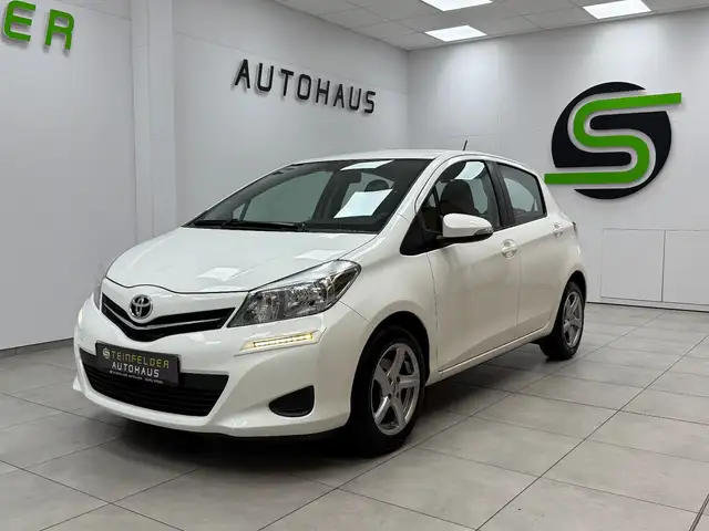 Toyota Yaris view 3