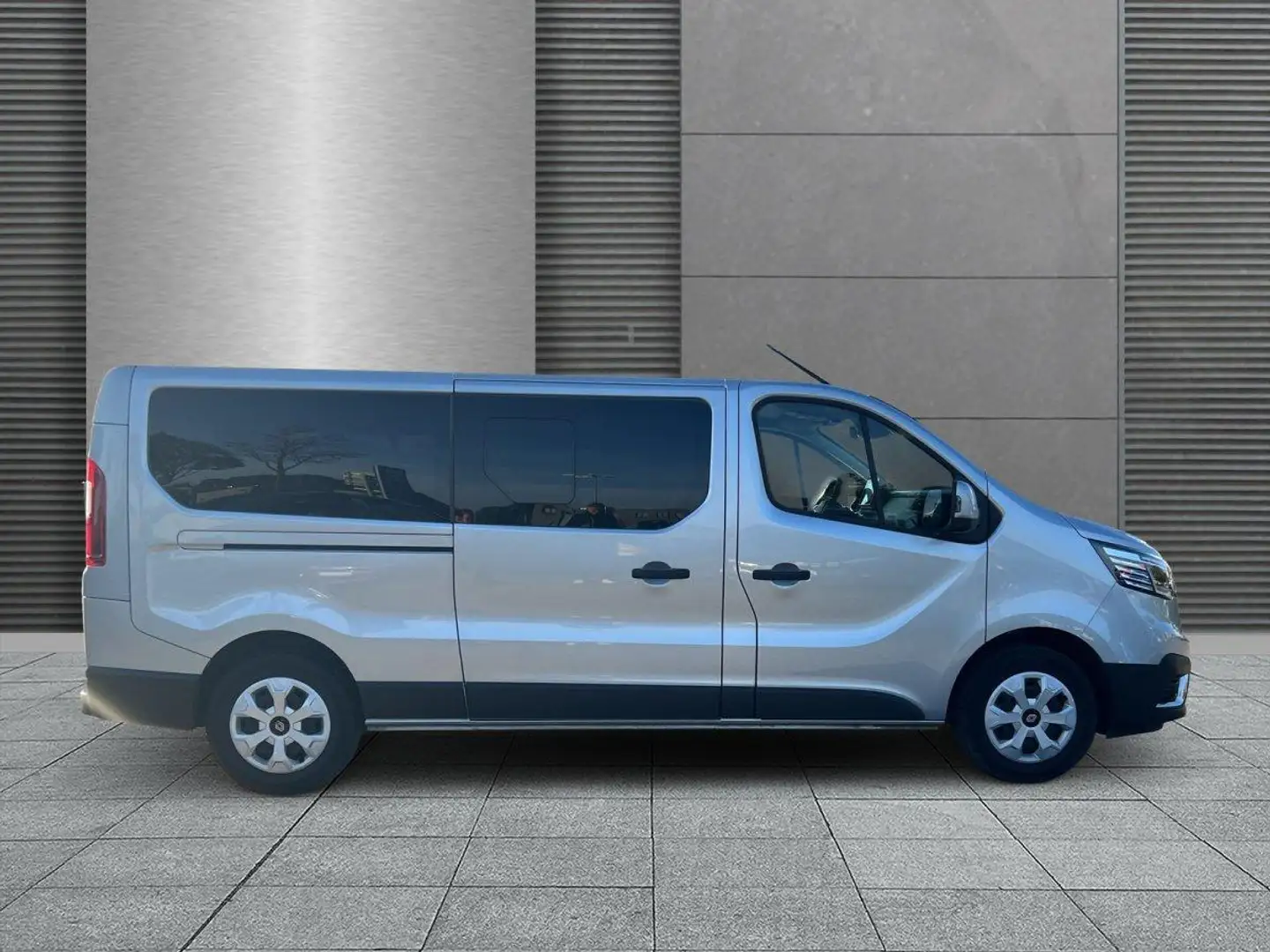 Renault Trafic L2H1 +AHK +Navi +2xS-Tür +RFK Grand Combi dCi 1... Silber - 2