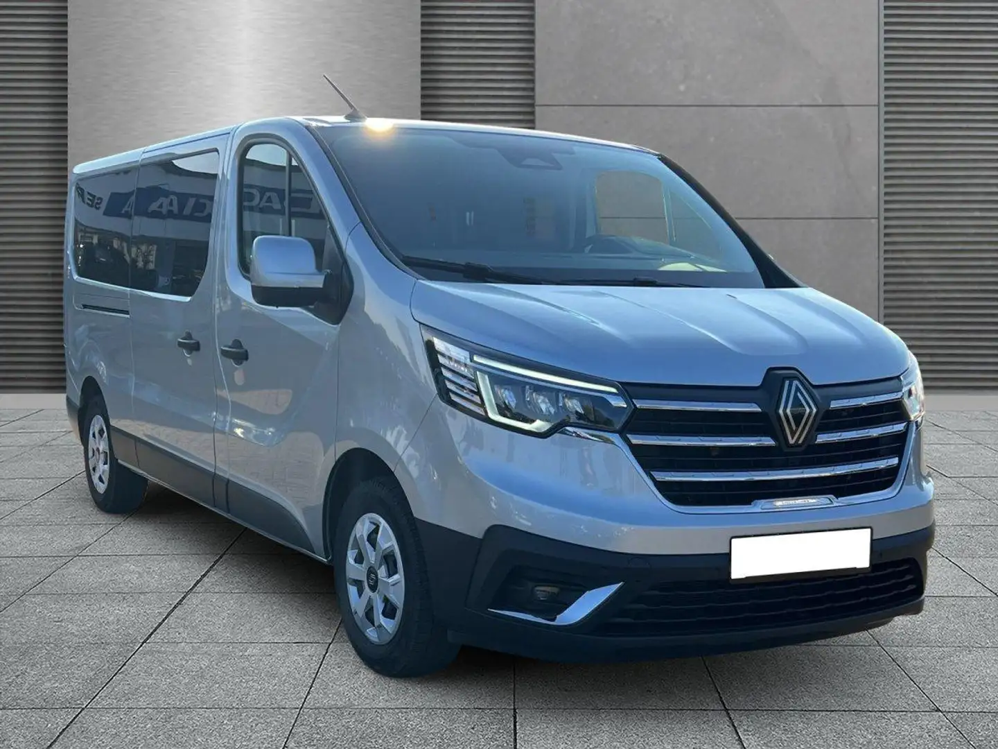 Renault Trafic L2H1 +AHK +Navi +2xS-Tür +RFK Grand Combi dCi 1... Silber - 1