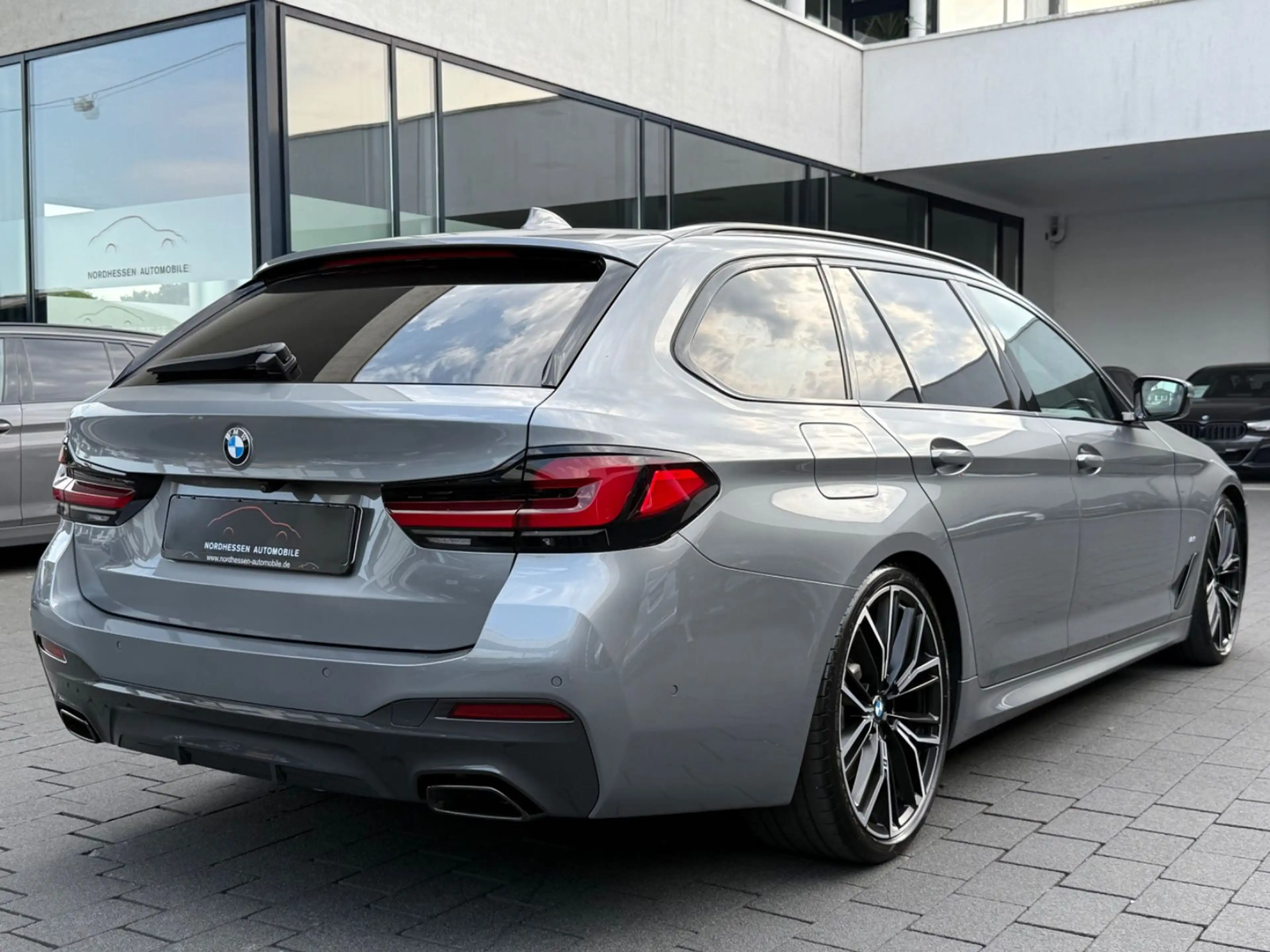 BMW 540 d xDrive Touring M Sport Pro | Panorama — photo 4