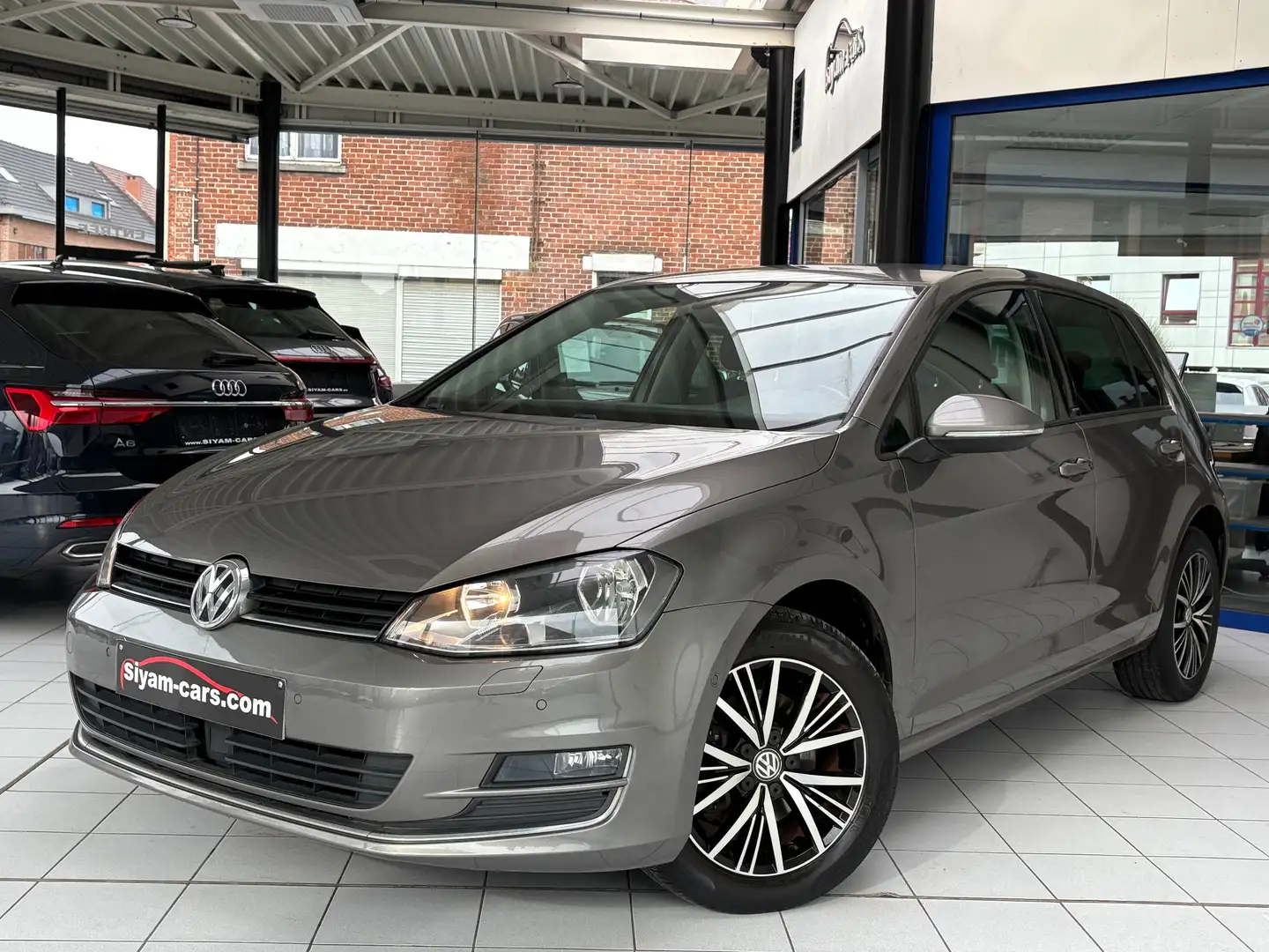 Volkswagen Golf 1.6 TDi *ALLSTAR * GPS * PDC * CARPLAY * JANTE* Grijs - 1