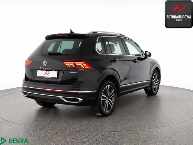 Volkswagen Tiguan view 4
