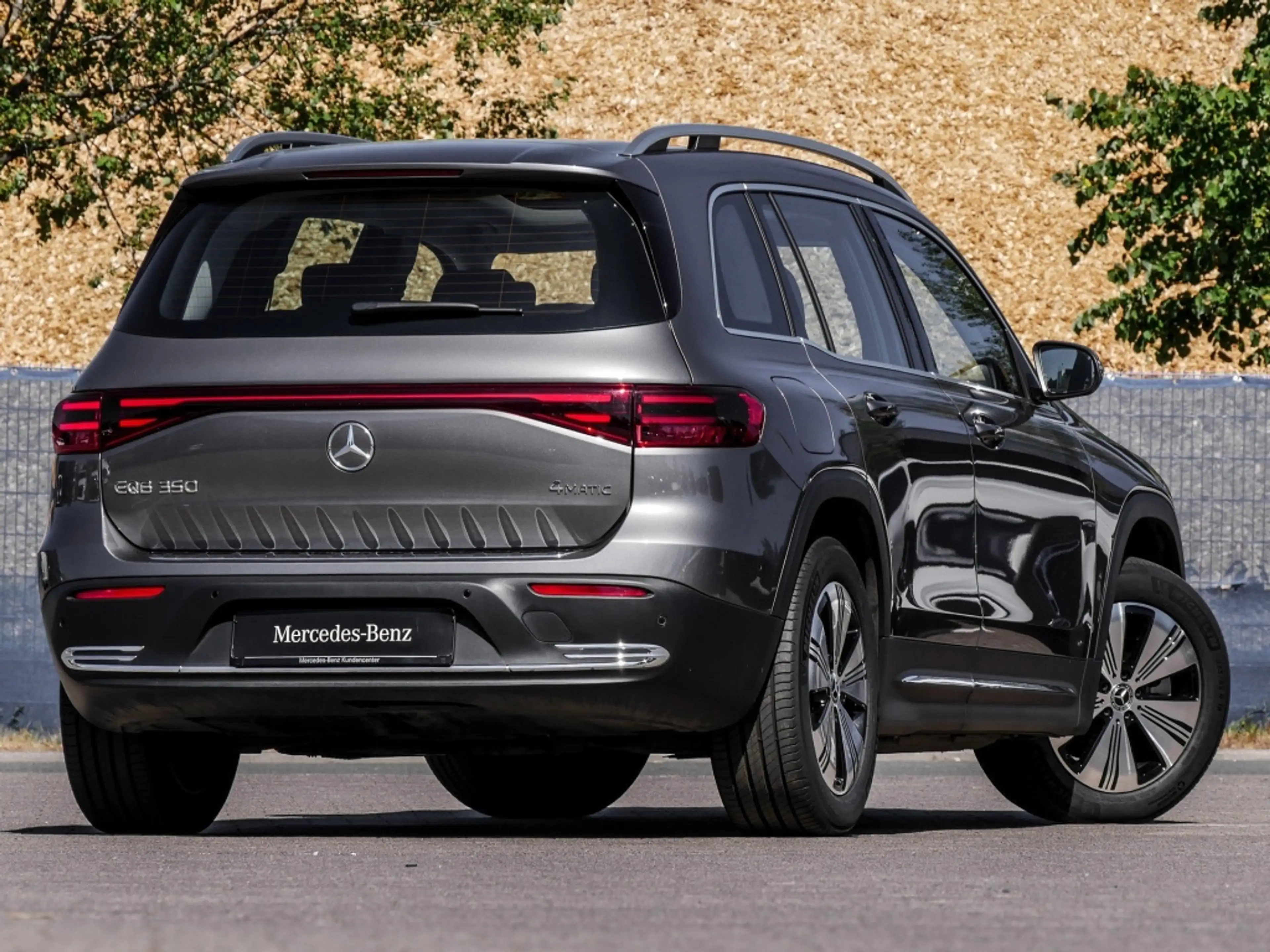 Mercedes-Benz EQB 350 4M Progressive/Pano/AHK/Memo/Guard360/18 — photo 3