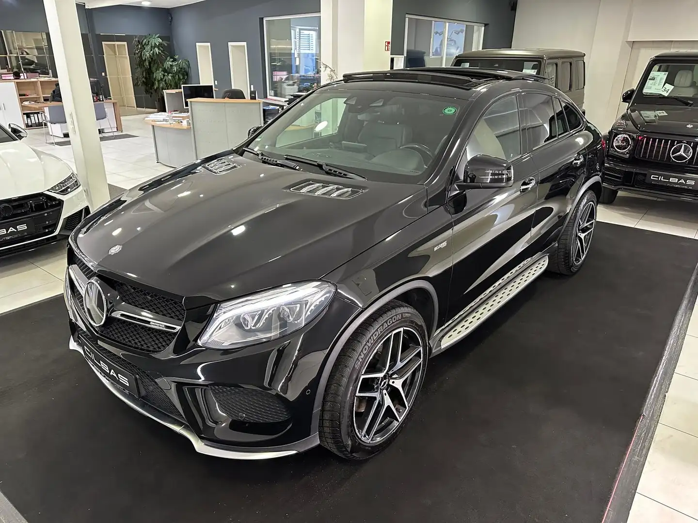 Mercedes-Benz GLE 43 AMG Coupe *PANO*360*DIST*TOTW*STHZ*LED* Černá - 2