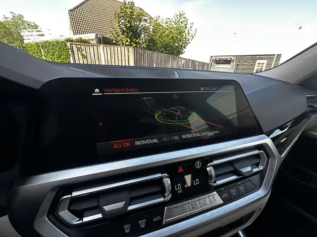 BMW 3 Series view 14